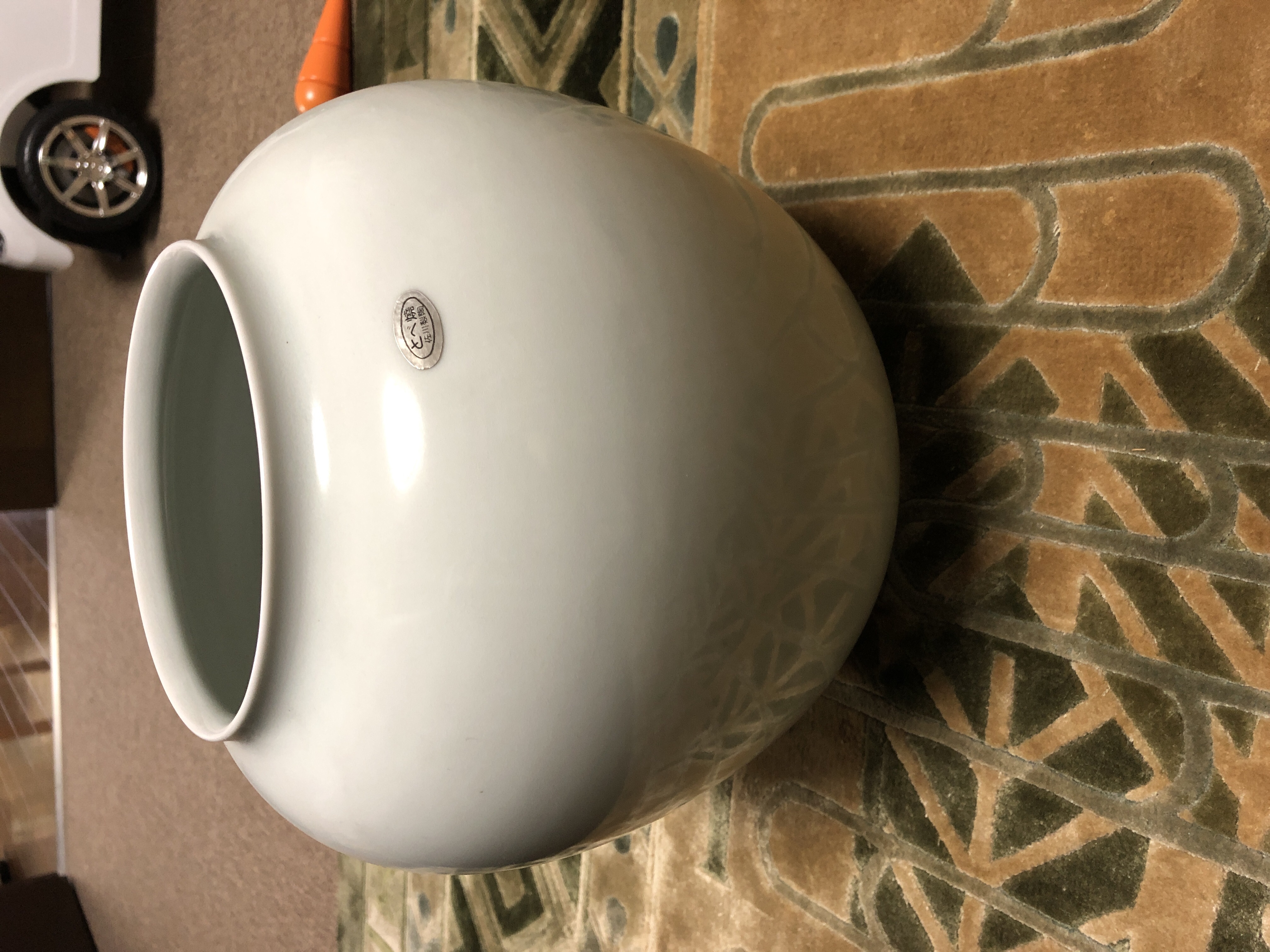 花瓶３点　絵画３点