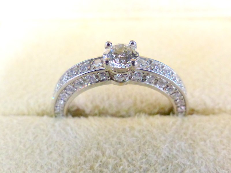 ブルガリ	デディカータ・ア・ヴェネチア　ダイヤリング　