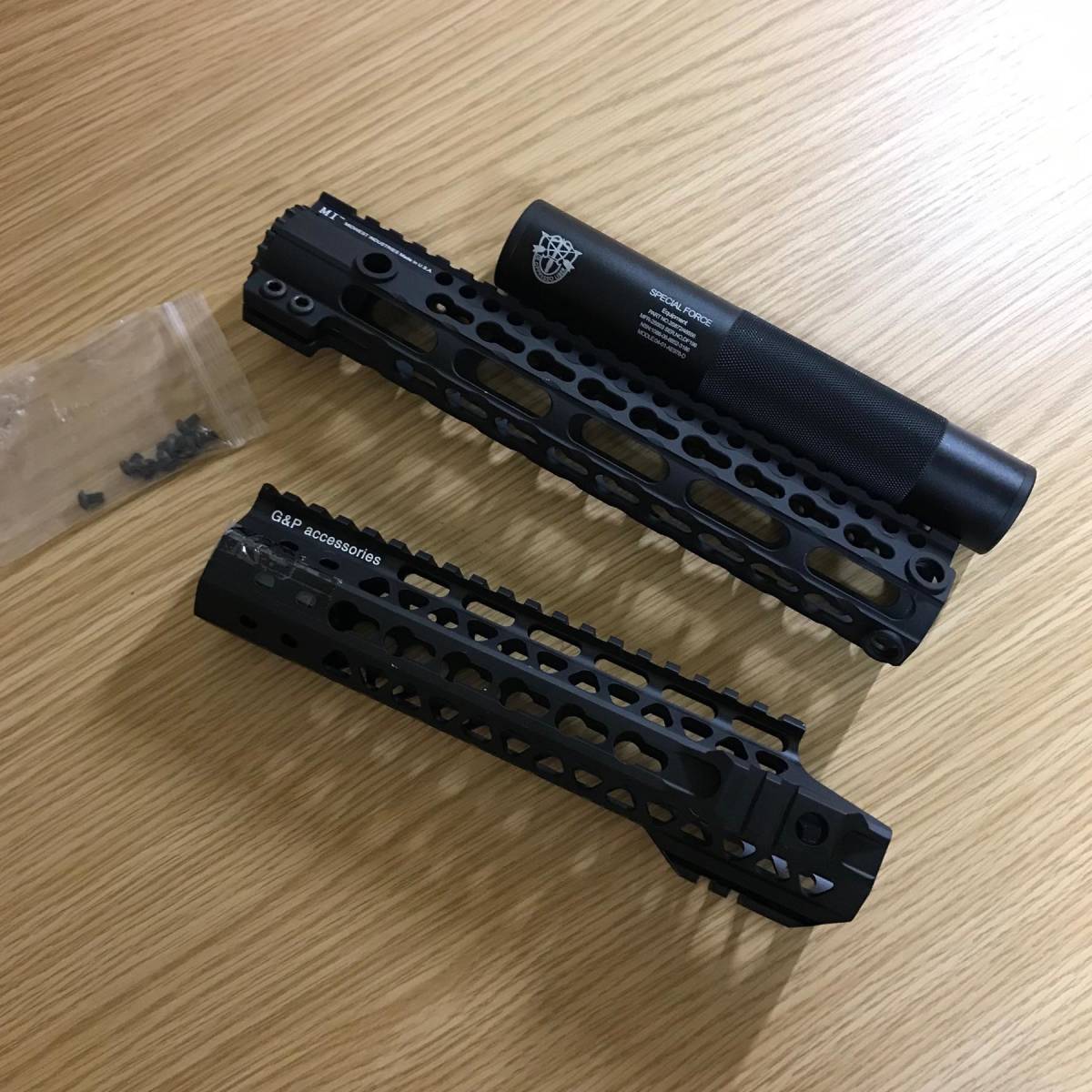 M4系ハンドガードx2 + SPECIAL FORCE サイレンサー