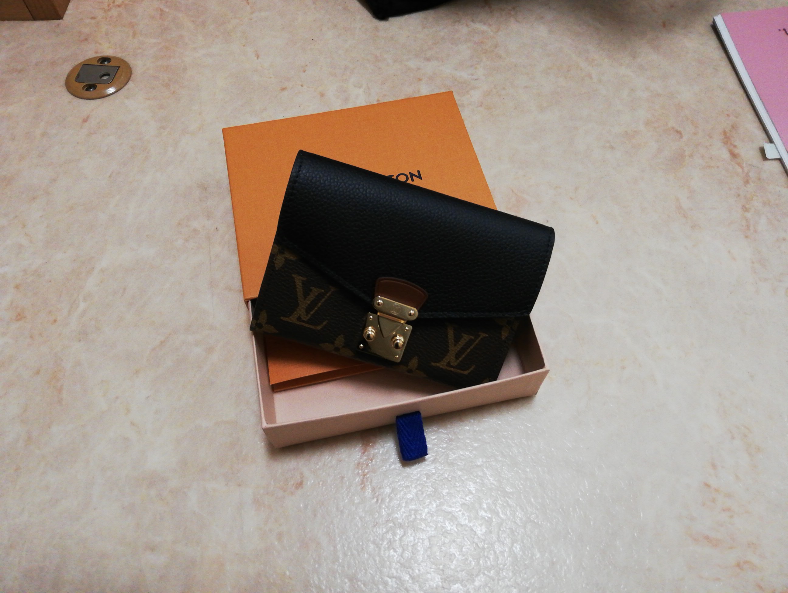 LOUIS VUITTON ポルトフォイユ・パラスコンパクト　M67479