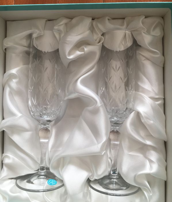 ティファニーフローラルシャンパングラス