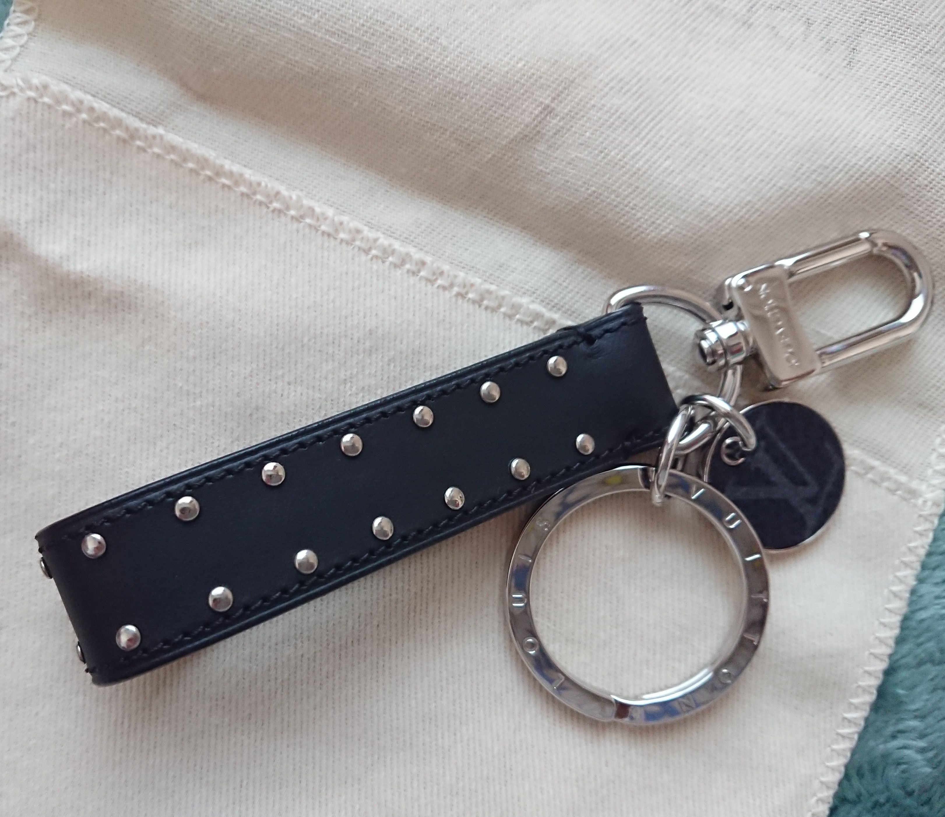 ルイヴィトン　ポルトクレドラゴンヌ