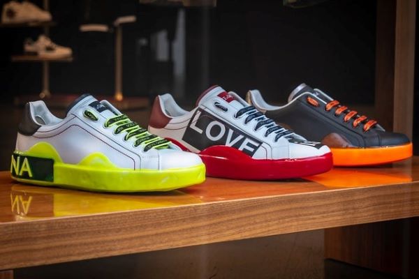スニーカー転売で売れない時どうする？